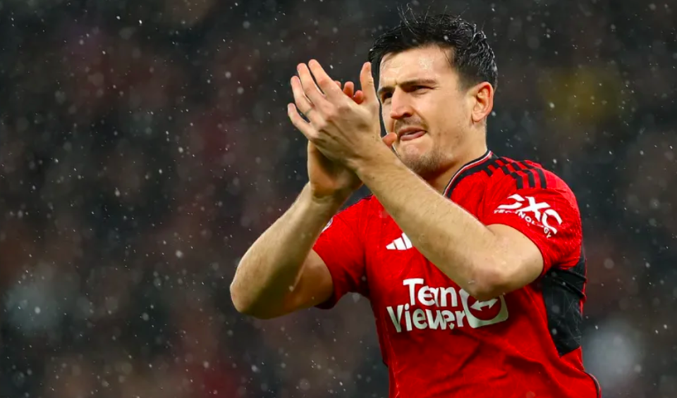 主场面对伯恩茅斯,开场仅仅5分钟,曼联传球被断,库克下底传中,利物浦