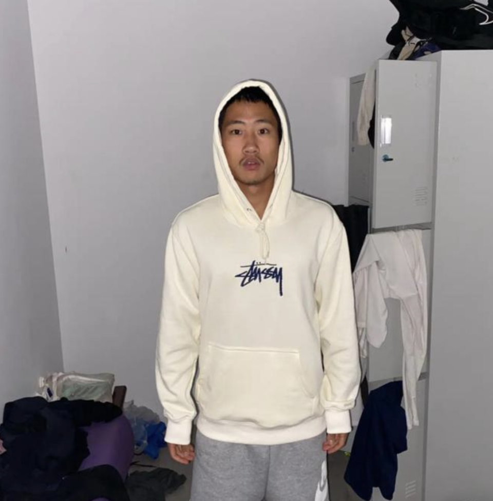 大网红"疯狂小杨哥"在其直播间一连串刷了几十个