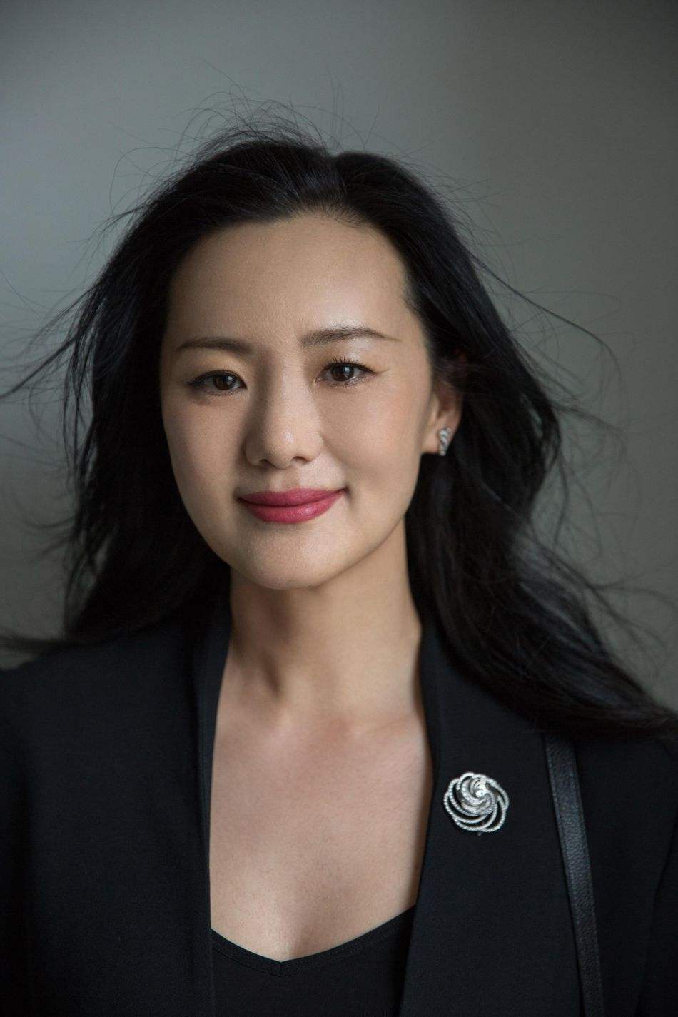 谁说小脸才是美这几位大饼脸女星个个都难以超越