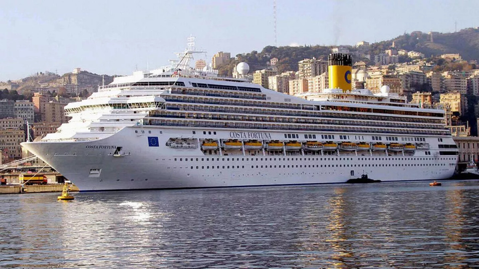 十几岁女学生在游轮上惨遭三名外国男子侵犯,警方紧急介入!