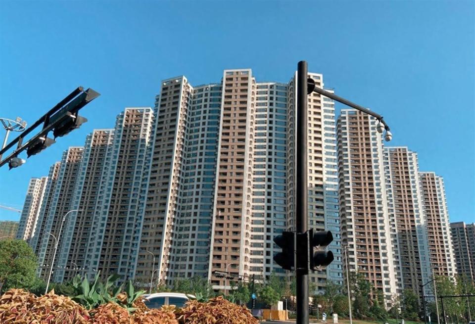 2026年再提稳楼市，释放了什么信号？刚需买房还要再等等吗？_腾讯新闻