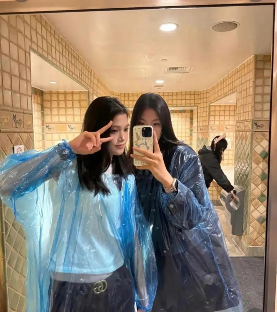上海女排两闺蜜出发北京参加u18集训集训三个月望击败日本