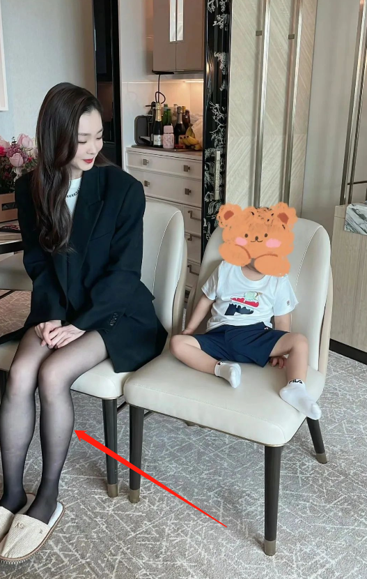 宋轶黑丝照曝光!终于明白她为什么在公共场合很少穿了_腾讯新闻