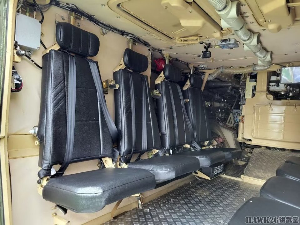 钻进全新btr-82a步兵战车 改变车体设计 可以作为"回旋镖"平替