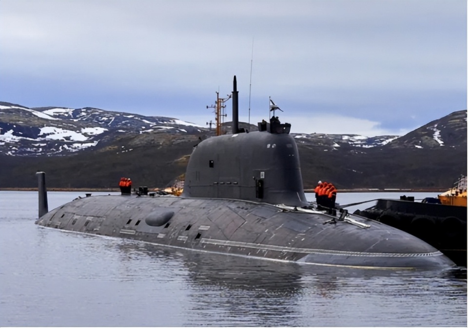 俄罗斯核潜艇驶向美国附近海域