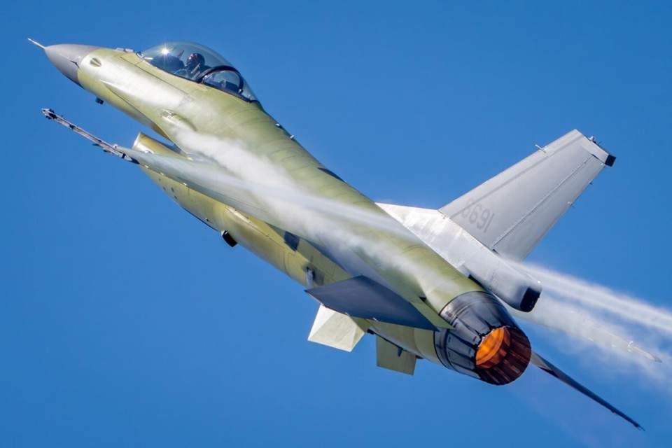 美国持续拖延出售f16v战斗机土耳其试图购买二手台风战斗机