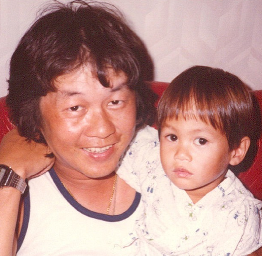 许冠杰儿子悼念许冠英77岁生忌!对方死后留610万房产,交弟弟处理