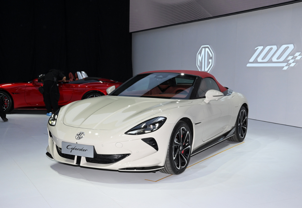 98万的名爵跑车,可能高估了年轻人_腾讯新闻