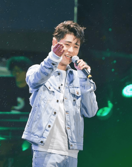 31岁相声演员张云雷首开演唱会,680元票价比周杰伦还高!_腾讯新闻