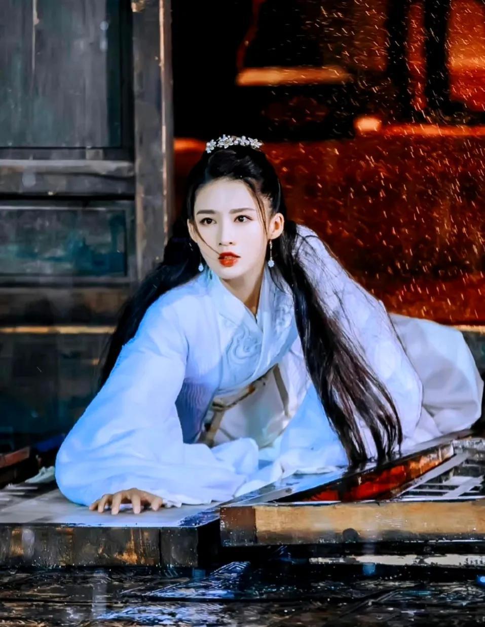 李沁曾舜晞《七夜雪》1女4男be美学巅峰之作,网友:武侠版长相思