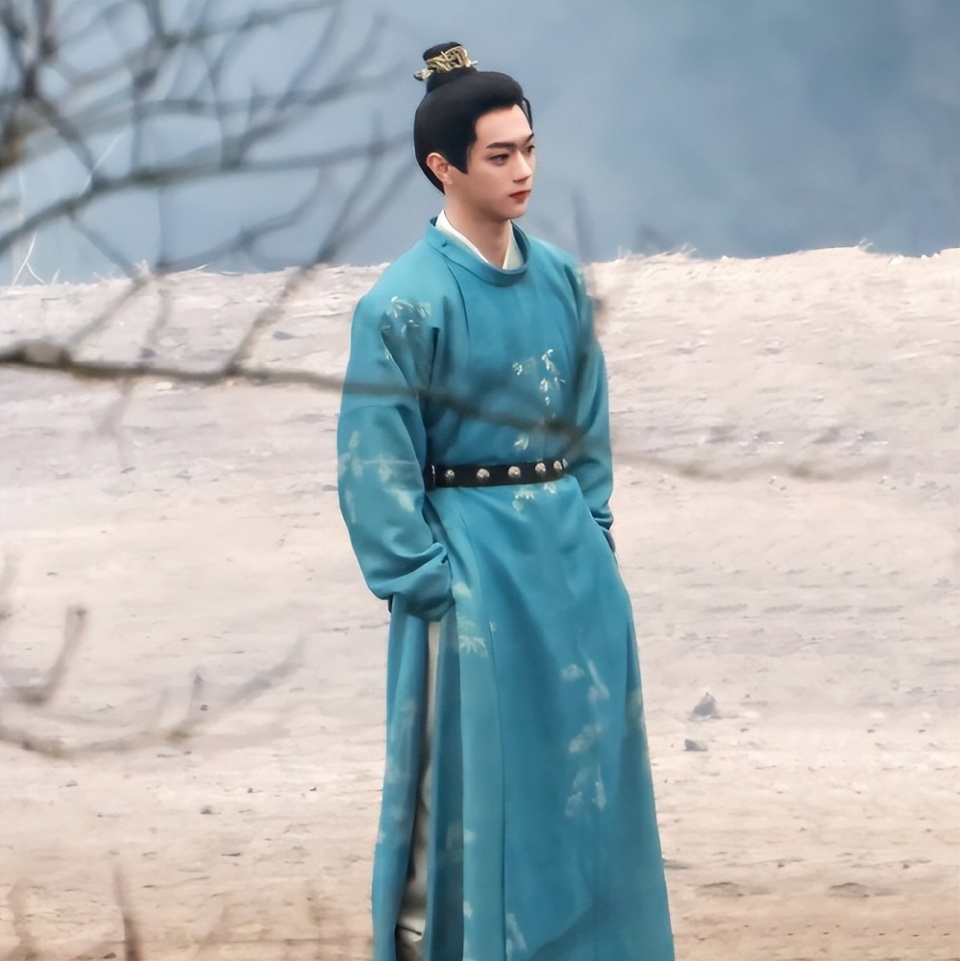 笑容明媚太心动,许凯道士装很惊艳!_腾讯新闻