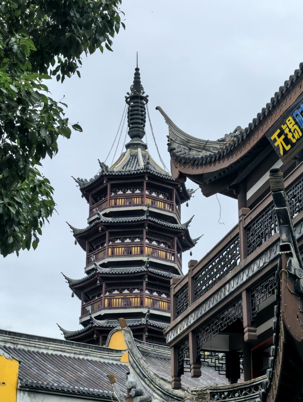 无锡南禅寺美食街