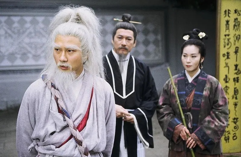提到黎耀祥相信小伙伴们一定不陌生,他在1986年便加入了无线电视,最