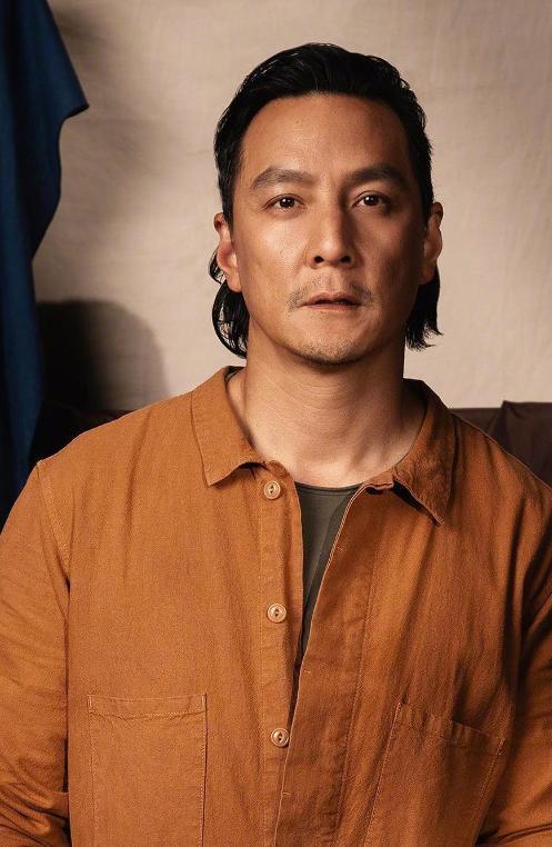 吴彦祖庆祝14周年结婚日,亲手做蛋糕,表白没有她就活不下去!