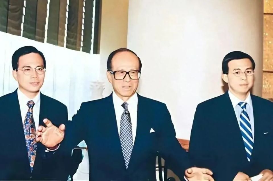 更别说比李泽钜小几岁的弟弟李泽楷了,李泽楷也57岁了,虽然中年发福