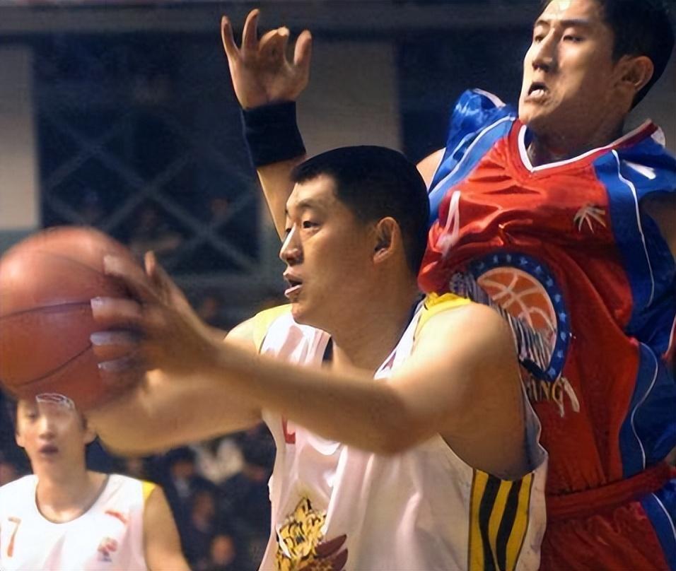 cba"虎王"孙军:妻子是貌美女主持,女儿身兼多职,进军娱乐圈