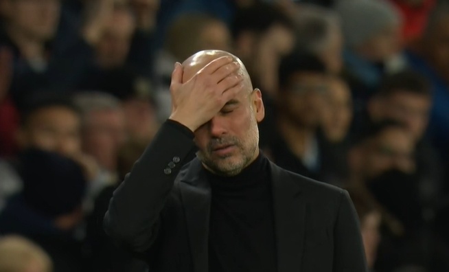 8年前欧冠阴影重现瓜帅抱头捂脸看懵了曼城4次放生皇马