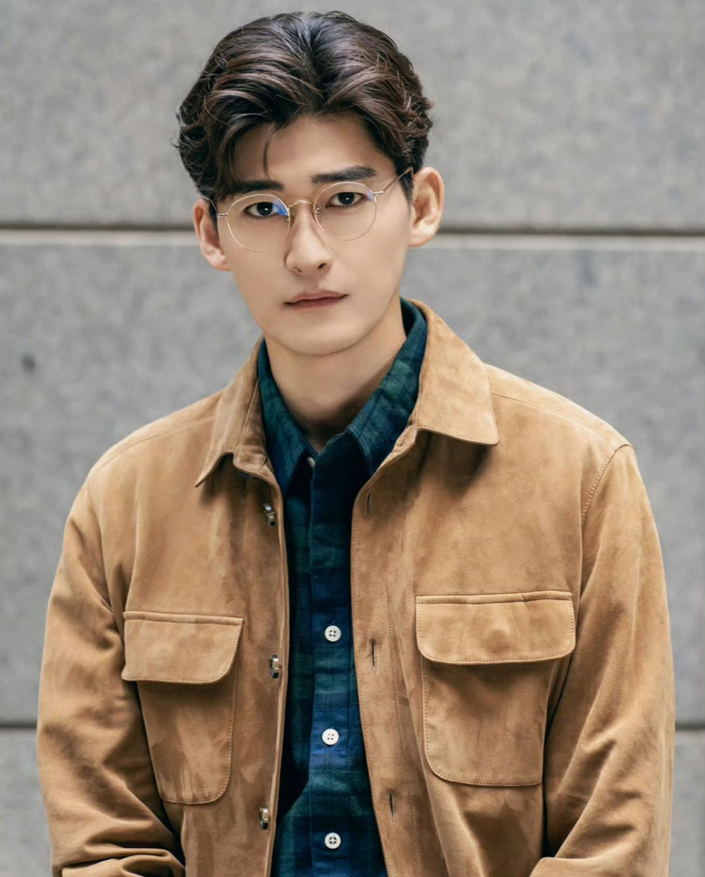 张翰"去油失败"?新剧之后现身直播间,被指面无表情,生无可恋_腾讯新闻