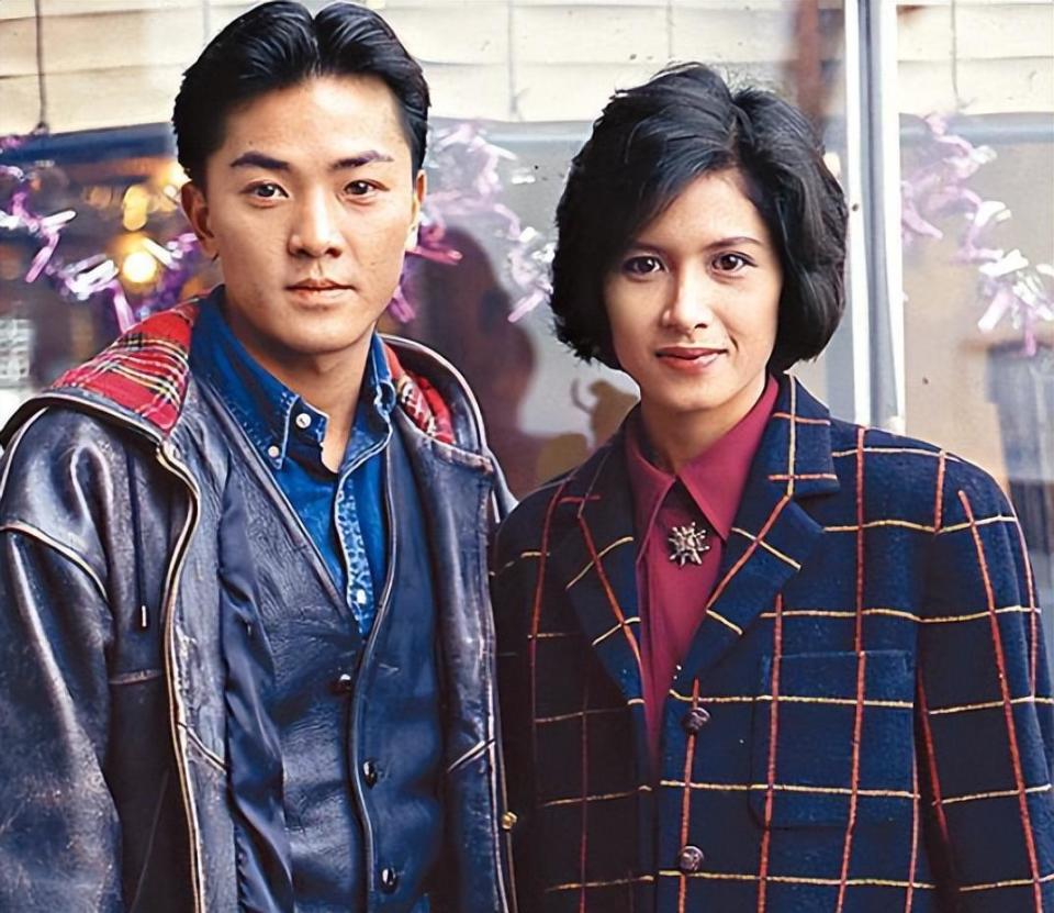 56岁郑伊健发福如路人,为了妻子两国跑,身价过亿至今无子!_腾讯新闻