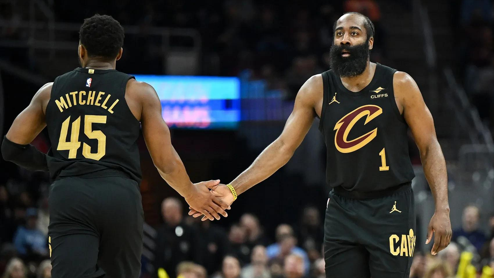 開門紅！騎士雙核狂砍54分，猛龍毫無還手之力，橫掃恐是時間問題 - 