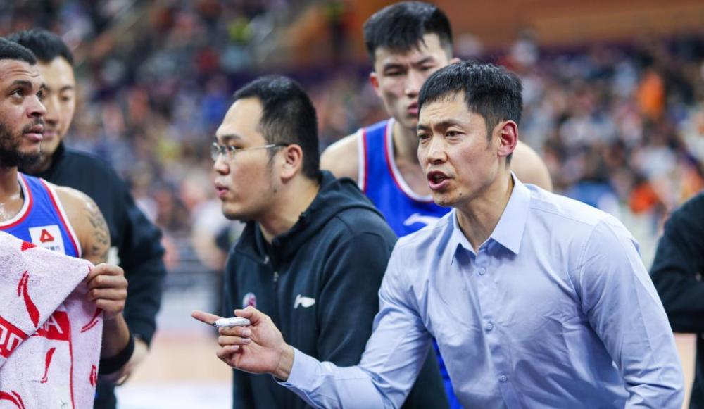 冲击季后赛,张庆鹏主要还是需要依靠林庭谦,伯顿,詹姆斯,田雨,时德帅