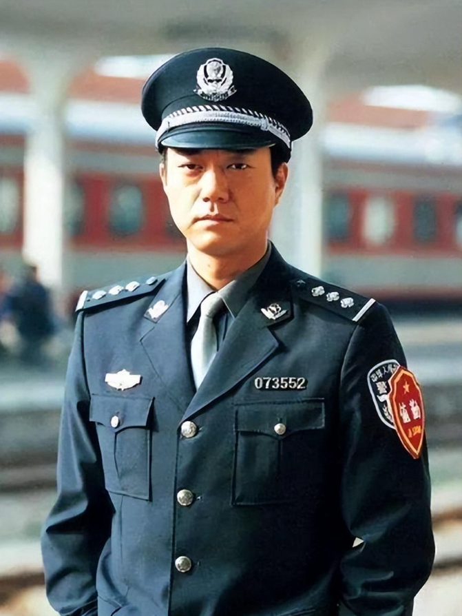 演员董勇:演一辈子警察,没想到因《繁花》范总一角"晚节不保"_腾讯