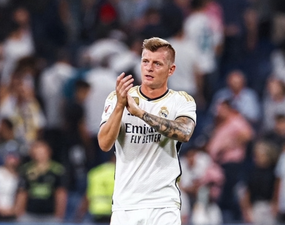 传奇告别!克罗斯官宣退役,欧洲杯成最后一舞,34岁皇马中场离队