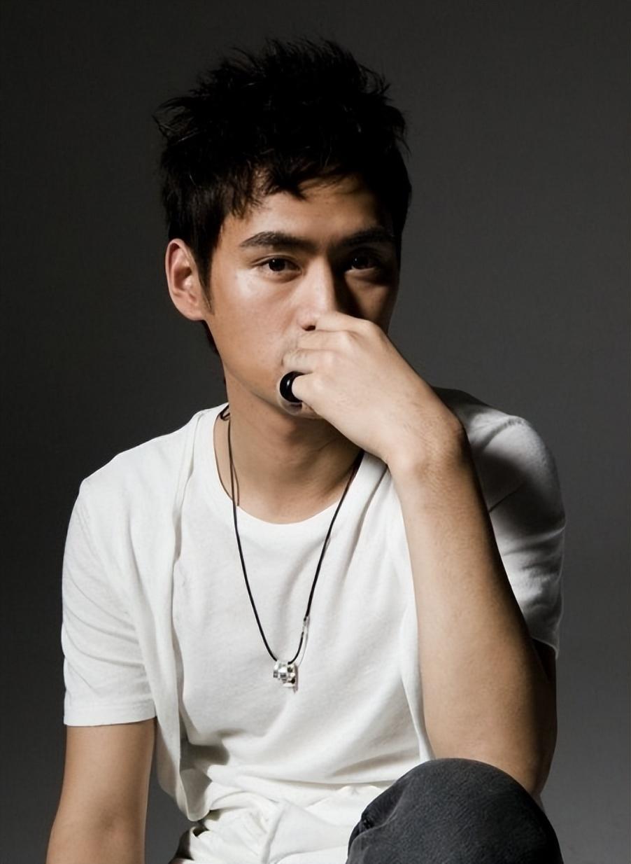 袁弘:我这辈子最正确的决定,就是不在乎他人看法娶好兄弟的前妻