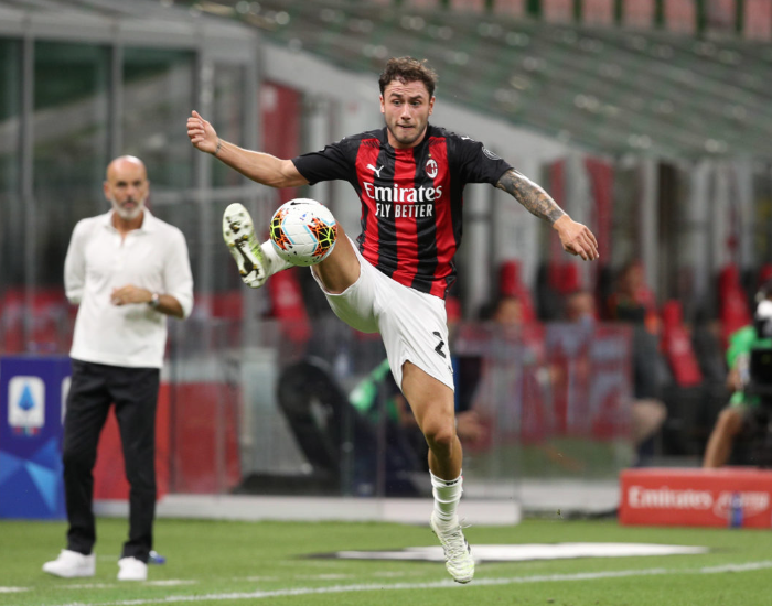 ac米兰右后卫人员缺乏质量,队长卡拉布里亚今夏可能彻底失去位置