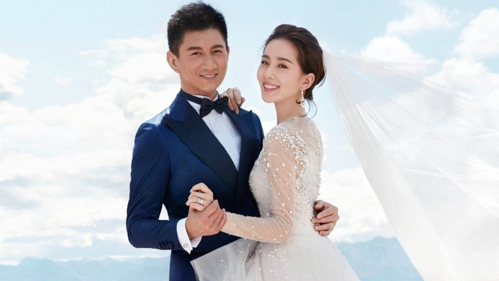 国民媳妇贾青再引争议与w女星老公亲密照曝光吴奇隆受牵连