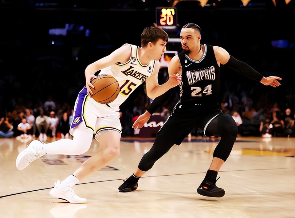 当防守球员处于2-4英尺下高强度防守时,里夫斯可以投出59.2%和41.