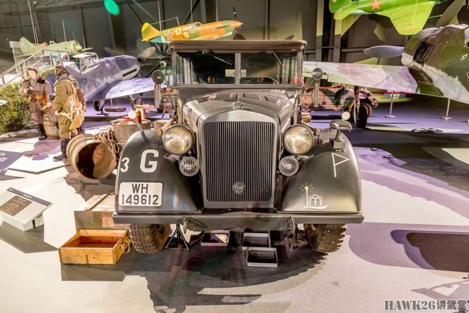 细看霍希901军官座车二战德军标准中型车辆全轮驱动独立悬挂