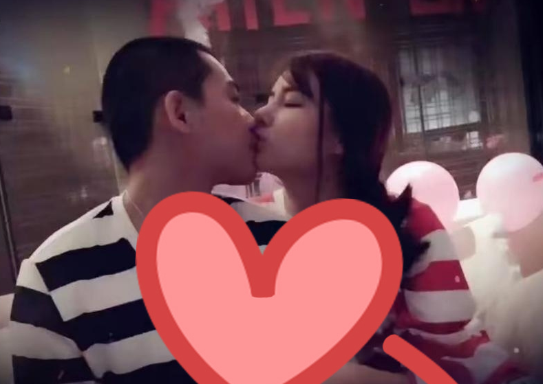 苏醒老婆晒娃,腹部隆起被猜怀三胎,小儿子跟爸爸同款蜡笔小新脸