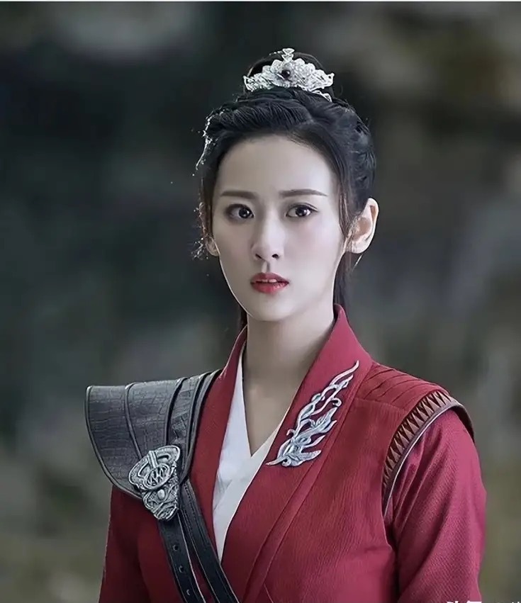 《花戎》女配风格气质各有千秋,生生把矫揉造作的鞠婧祎给压住了_腾讯