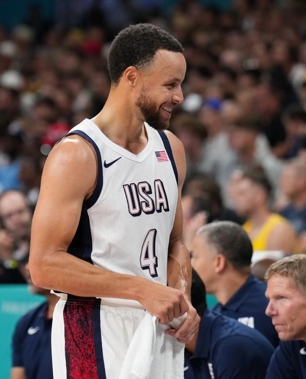 库里回应2024年奥运会上投篮不佳,真的尽力了