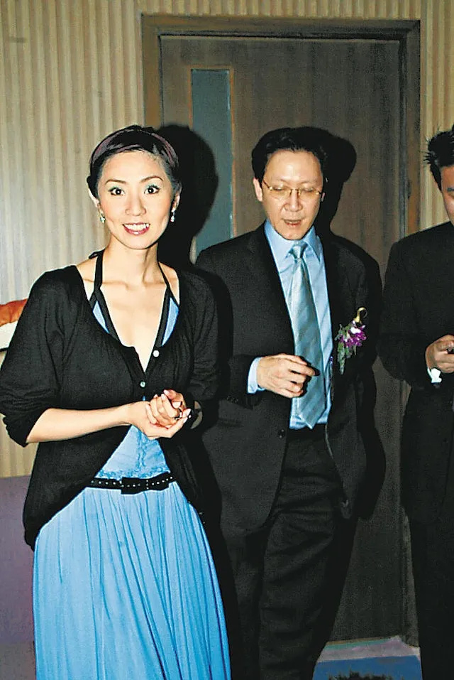TVB前女星张玉珊与向华胜侄子合照，身家超3亿，深受向家人尊重_腾讯新闻