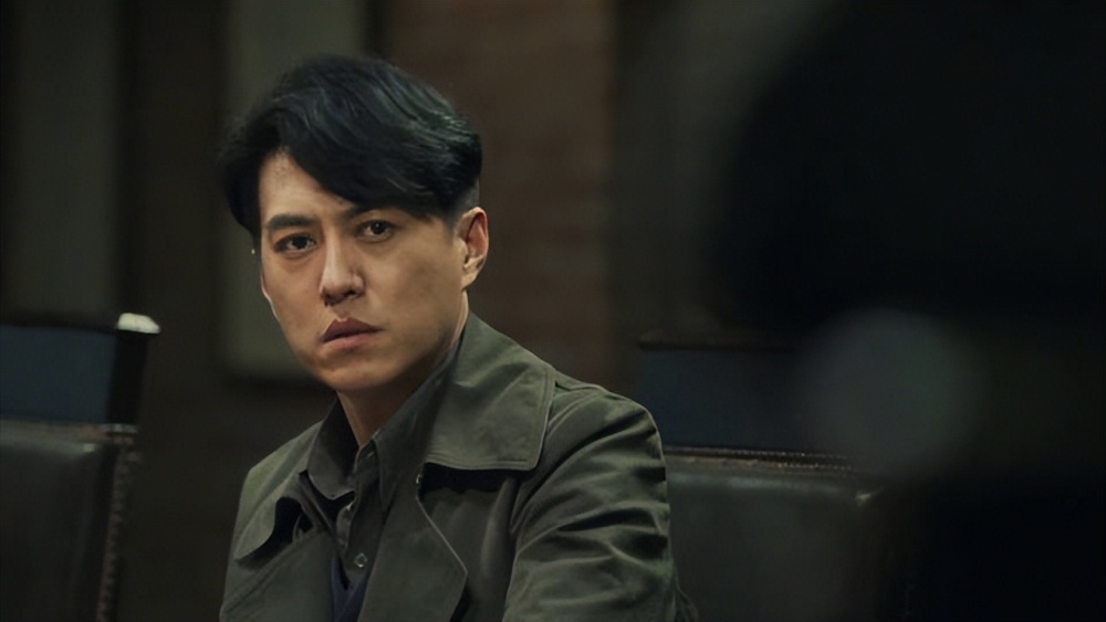 《无间》口碑反转,靳东再演绎"谍战天花板",观众幸亏没弃剧_腾讯新闻