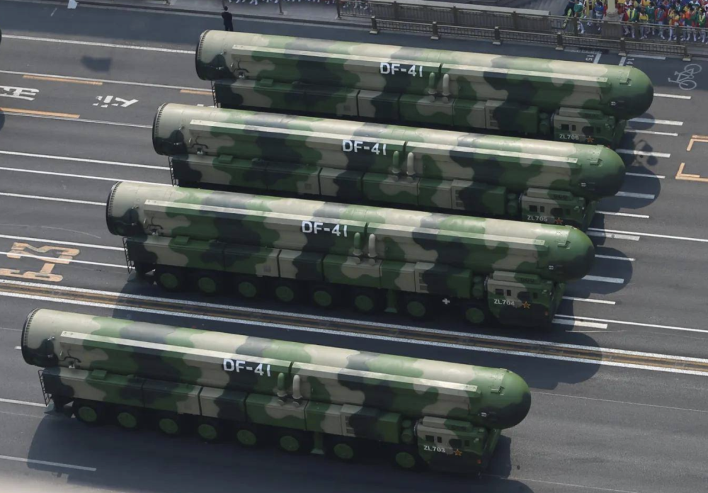 中国无法复刻的底牌：俄580枚核弹37艘核潜艇战备，打赢势在必得趴在玻璃窗做给别人看2023已更新(哔哩哔哩/知乎)