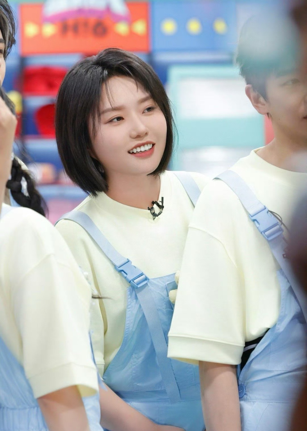 李雪琴排队买奶茶被偶遇,穿着朴素平易近人,未受风波影响心情好