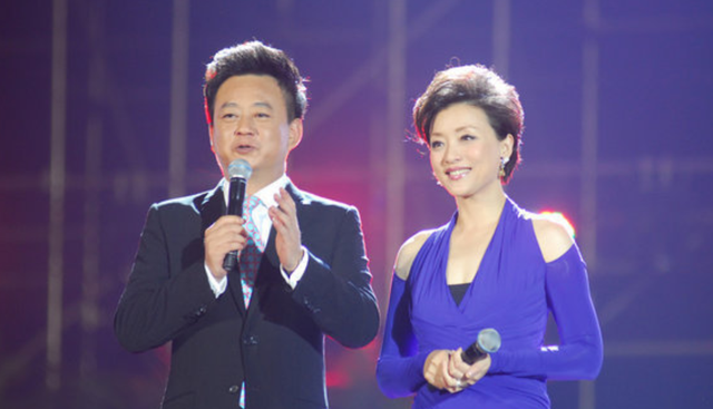 杨澜回北京前找到朱军:"你能力不错,适合更大的舞台,可以试着去**发展