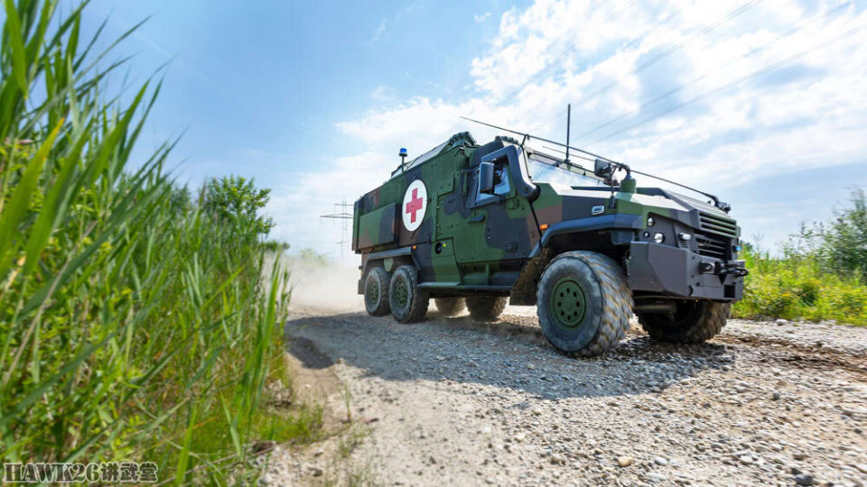 "时,说:"有了中型防护救护车,德军将拥有世界最先进的军用救护车之一