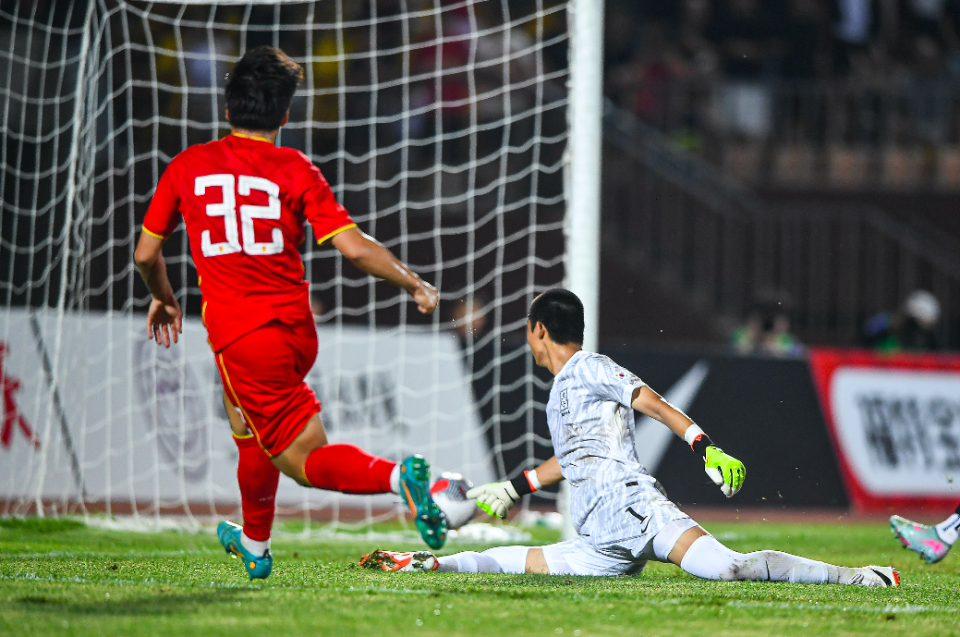 和平杯：一度3分钟2球追平 中国国少3-4韩国 谢晋替补传射邝兆镭破门
