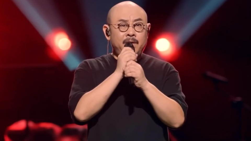 刀郎泪洒成都演唱会，出走十年，归来仍是顶流！_腾讯新闻