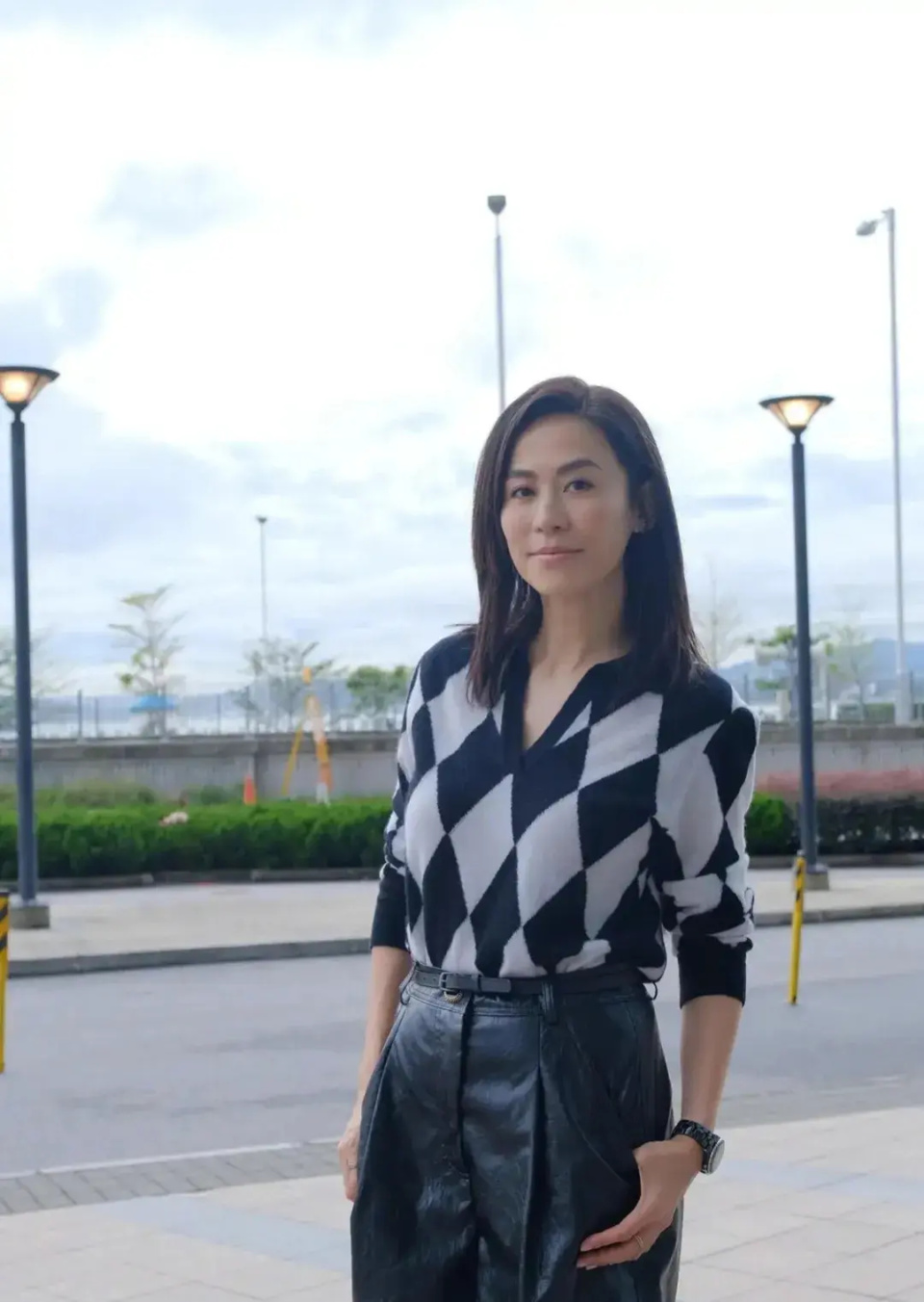 否认与宣萱,佘诗曼交恶,称自己情绪容易失控_腾讯新闻