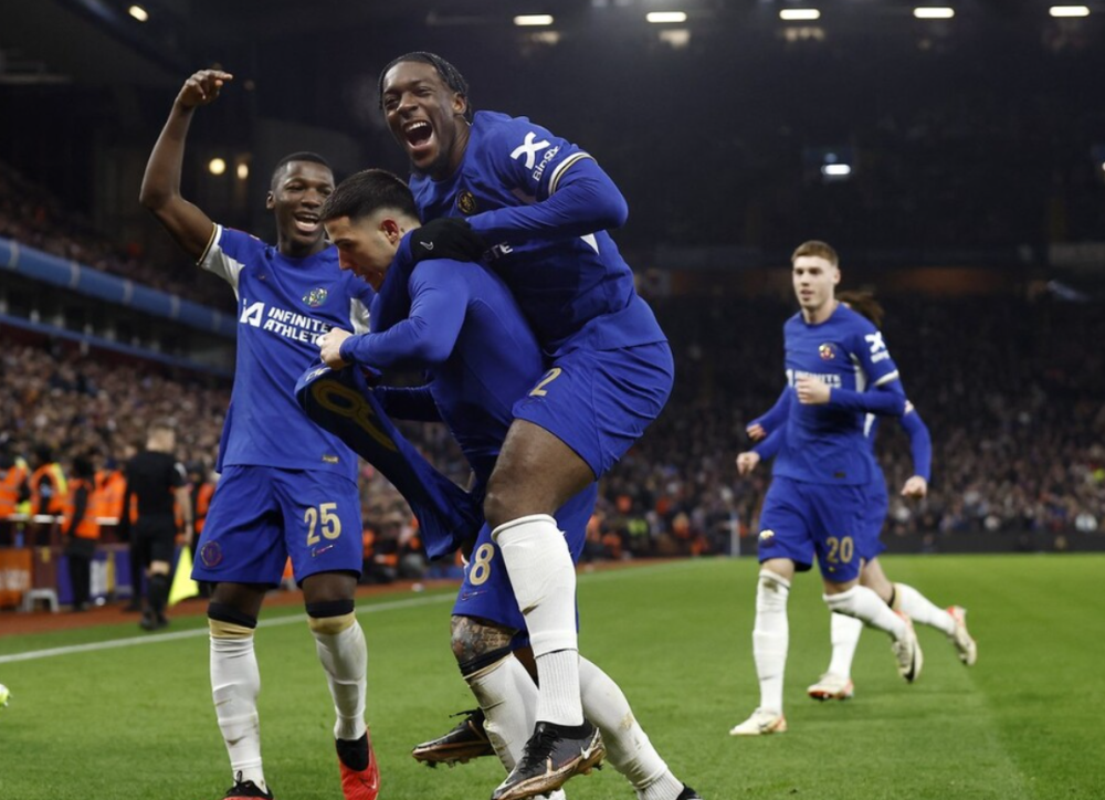 切尔西踢疯了,埃梅里太绝望,恩佐轰入世界波,脱衣狂欢_腾讯新闻