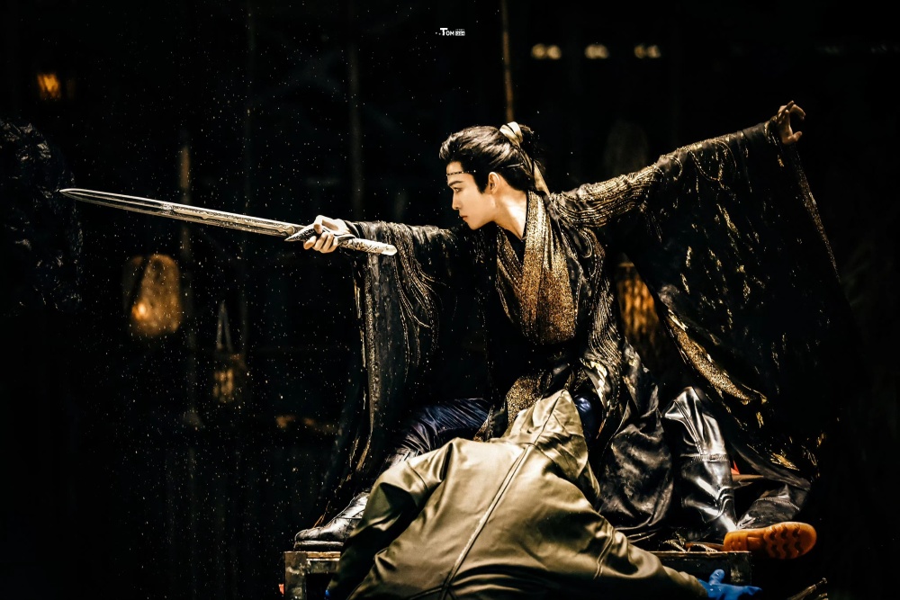 以《山海经》的故事为背景板,讲述了几个少年少女结伴斩妖除魔,守卫