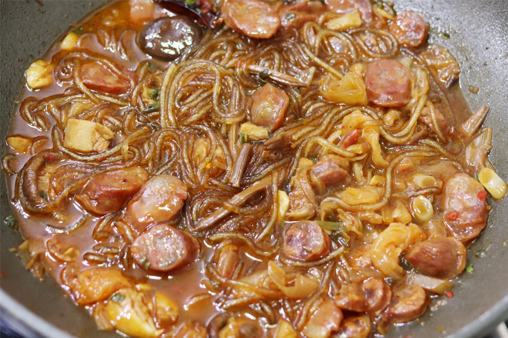 家里有粉条的一定要试试的做法几样熬一熬这大锅菜是真的香