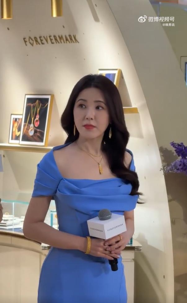 晉城這一天，身材曼妙有致、不裝嫩、不硬凹的曾黎，定義了什麼叫仙女下凡 - 