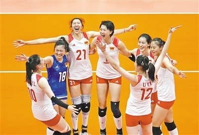 以六战全胜的战绩成功卫冕,这也是中国女排队史上第9枚亚运金牌