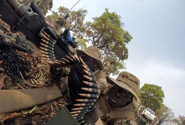 中国交付90辆防雷车,布基纳法索隆重庆祝